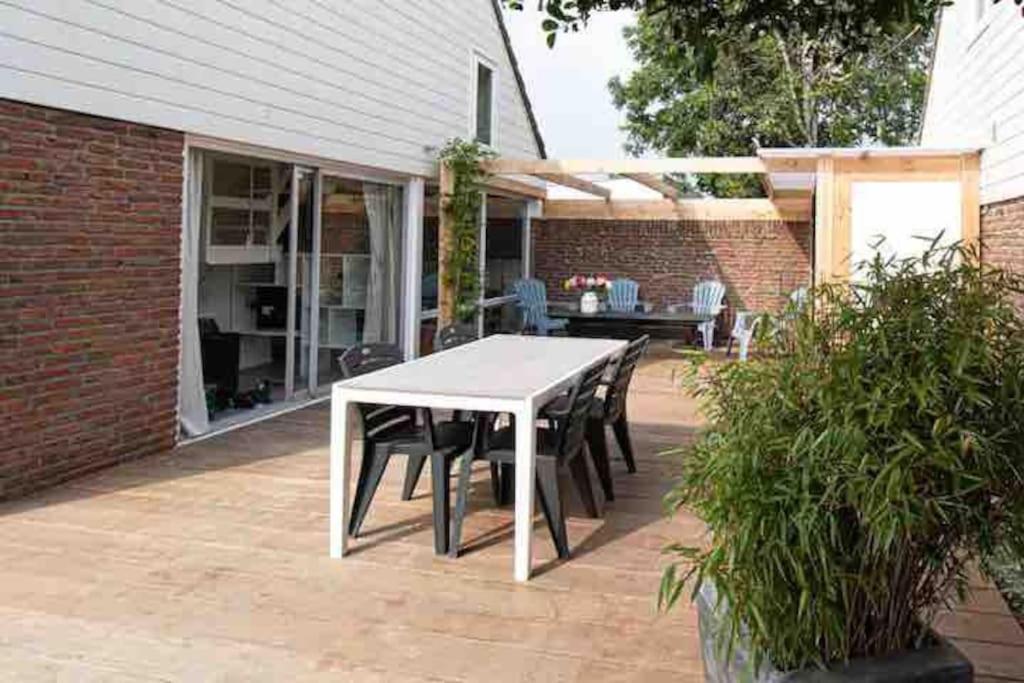 Cosy Bungalow With Private Garden Noordwijkerhout Kültér fotó